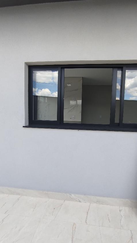 Casa à venda com 3 quartos, 155m² - Foto 1