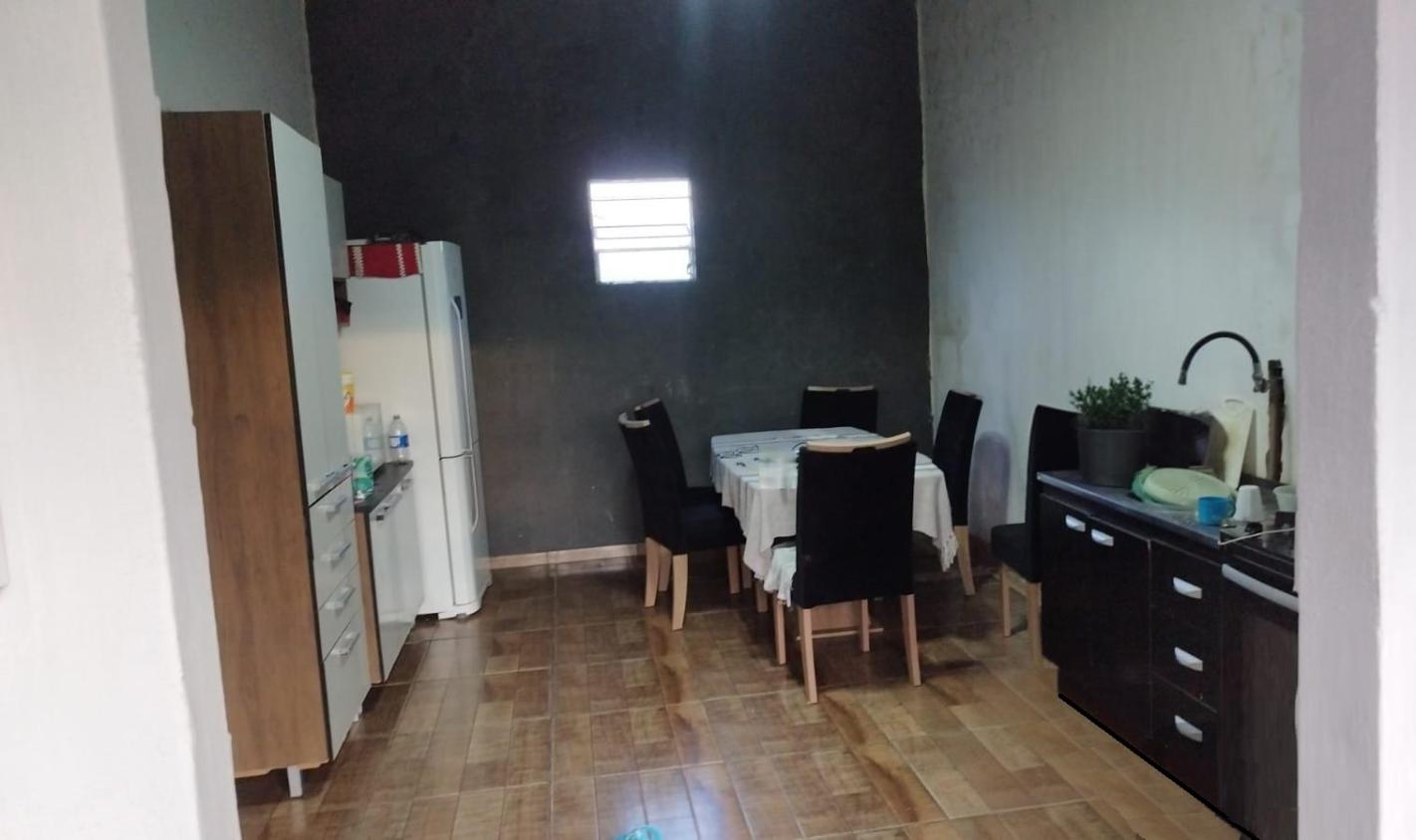 Casa à venda com 4 quartos, 127m² - Foto 2