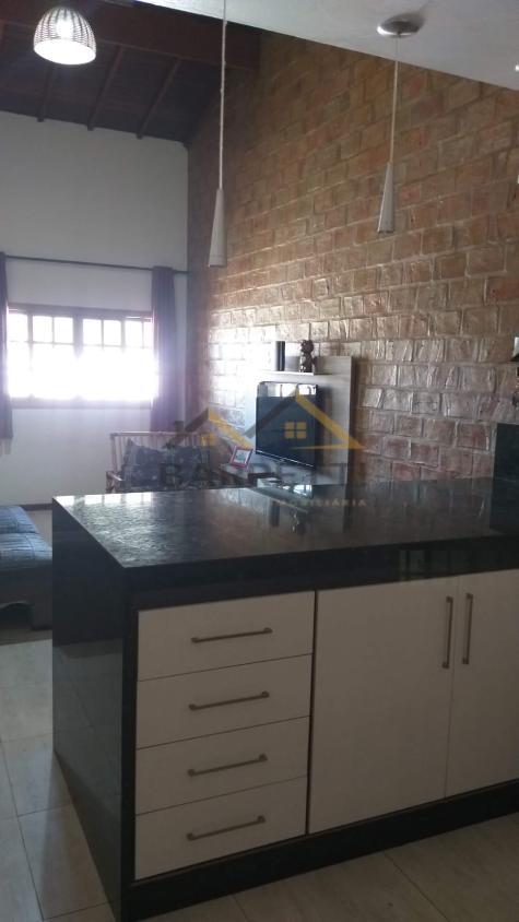 Casa à venda com 3 quartos, 200m² - Foto 3