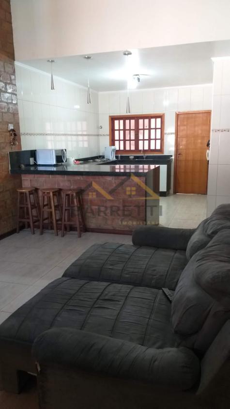 Casa à venda com 3 quartos, 200m² - Foto 2