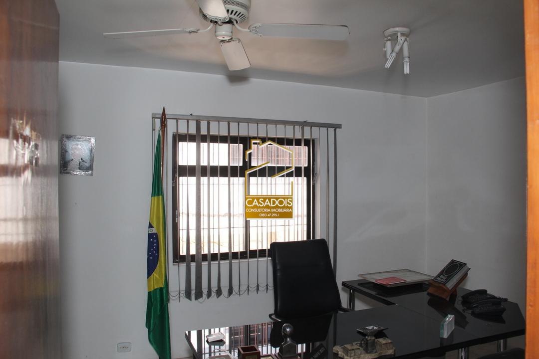 Prédio Inteiro para alugar com 10 quartos, 210m² - Foto 14