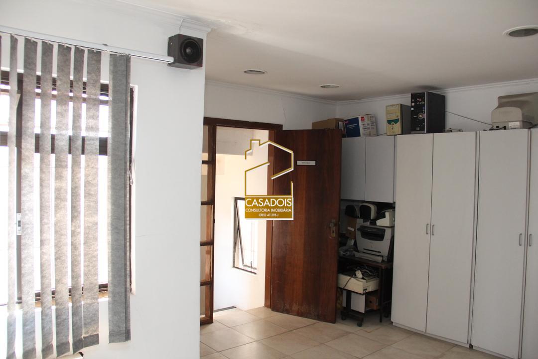 Prédio Inteiro para alugar com 10 quartos, 210m² - Foto 13