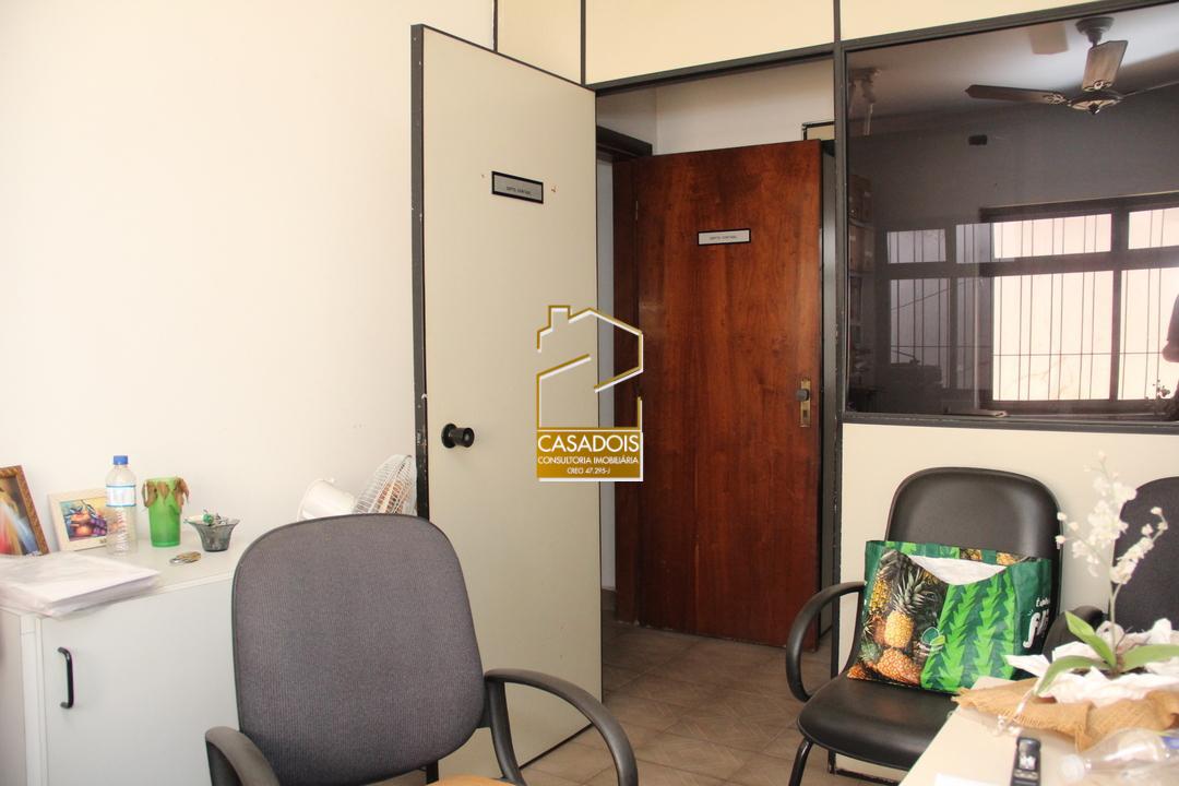 Prédio Inteiro para alugar com 10 quartos, 210m² - Foto 27