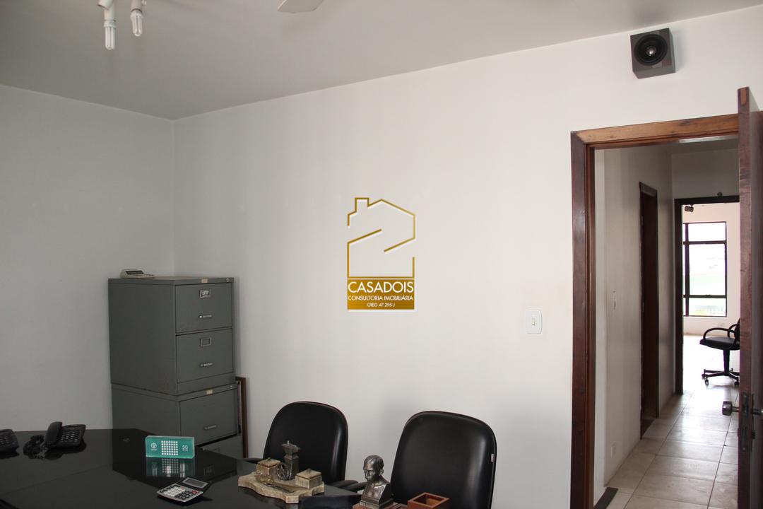 Prédio Inteiro para alugar com 10 quartos, 210m² - Foto 17