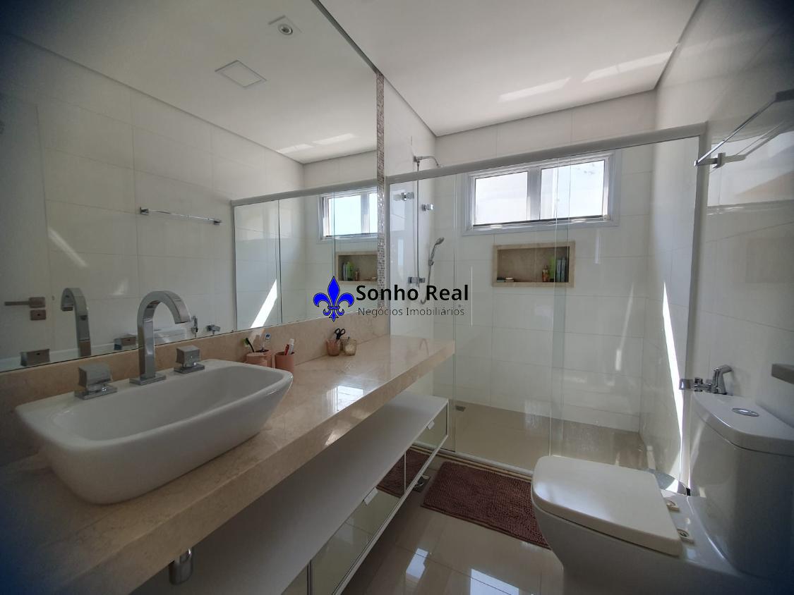 Casa à venda com 3 quartos, 246m² - Foto 7