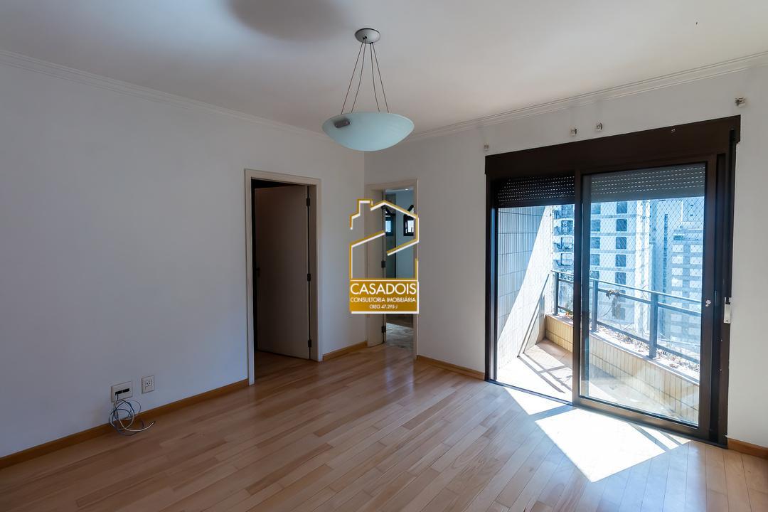 Apartamento para alugar com 3 quartos, 240m² - Foto 11