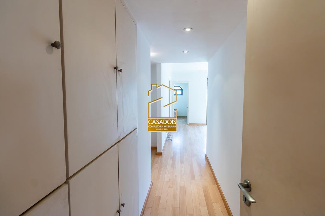 Apartamento para alugar com 3 quartos, 240m² - Foto 9