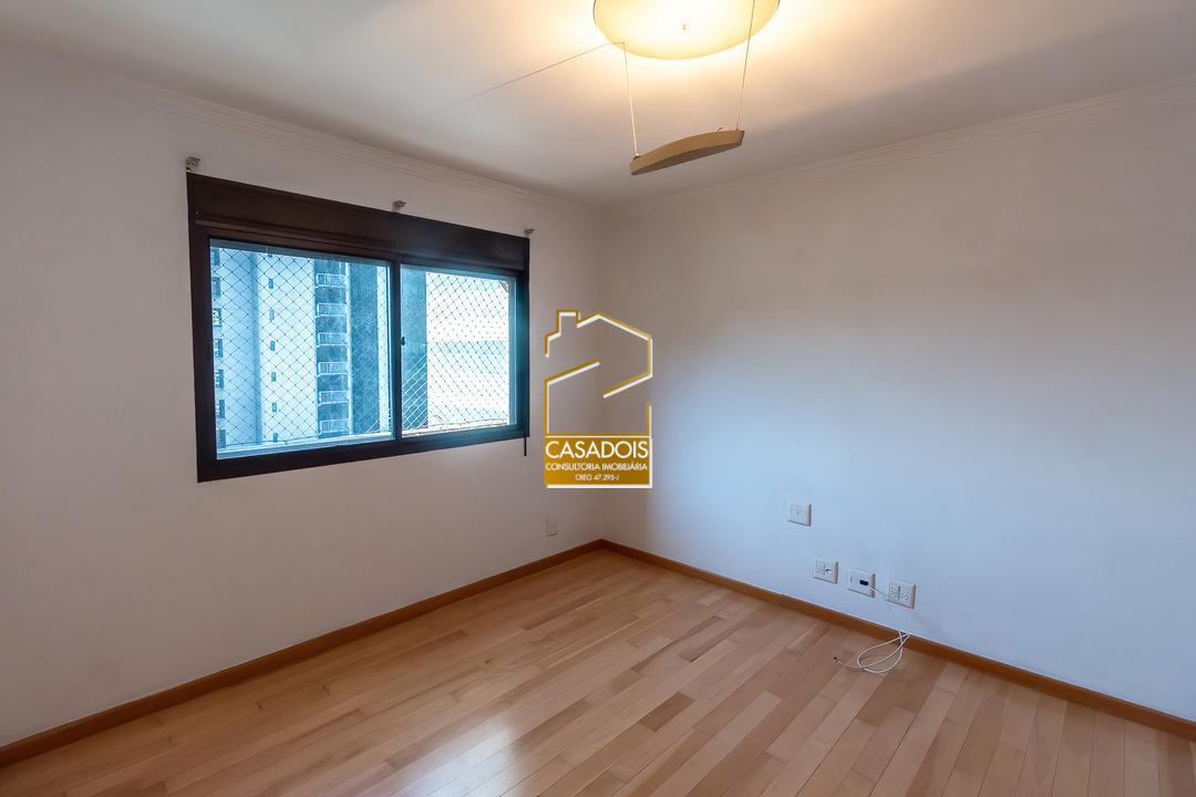 Apartamento para alugar com 3 quartos, 240m² - Foto 22