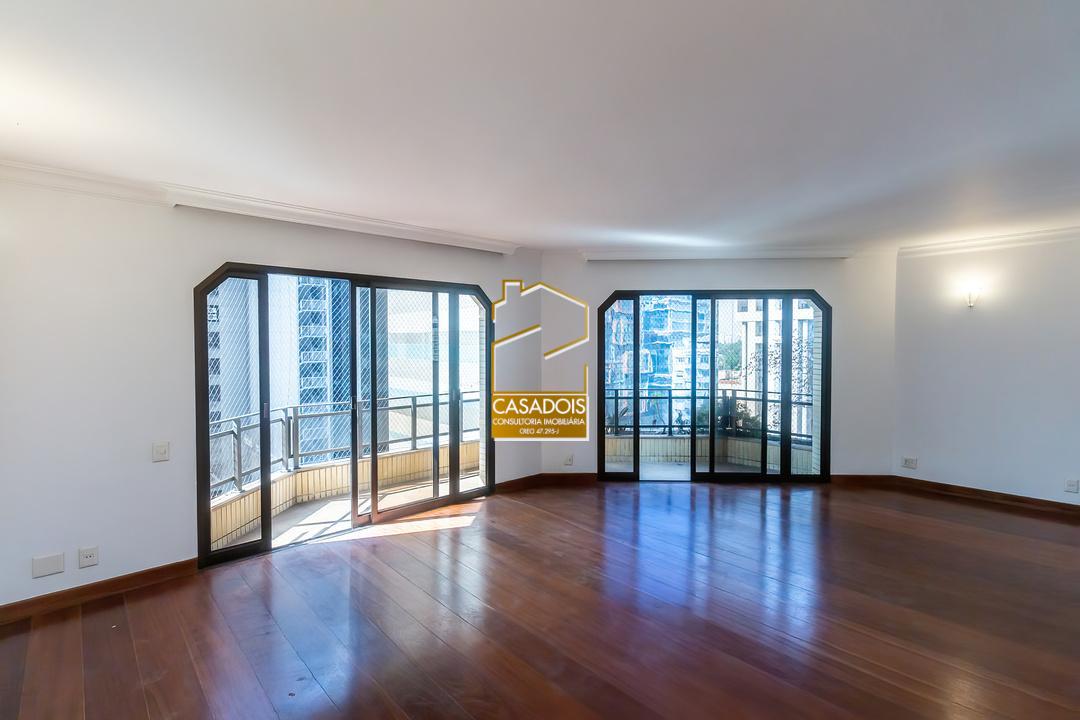 Apartamento para alugar com 3 quartos, 240m² - Foto 4