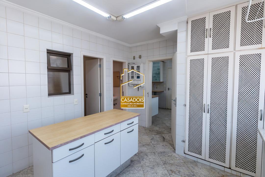 Apartamento para alugar com 3 quartos, 240m² - Foto 29