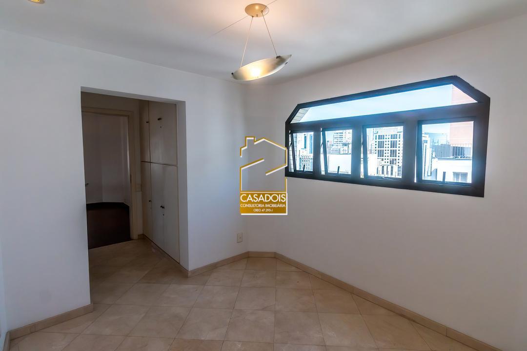 Apartamento para alugar com 3 quartos, 240m² - Foto 26