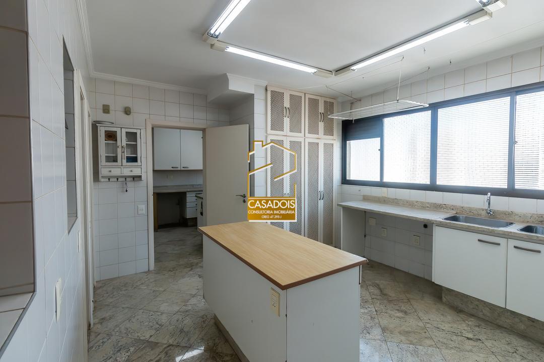 Apartamento para alugar com 3 quartos, 240m² - Foto 31