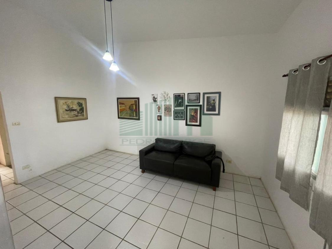 Casa à venda com 3 quartos, 250m² - Foto 2