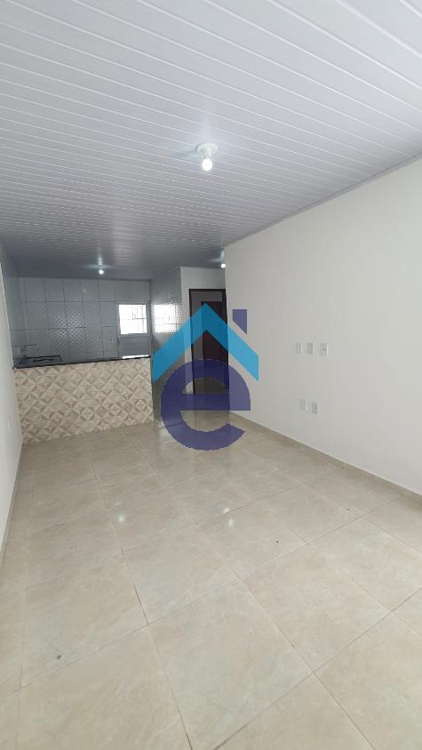 Casa à venda com 2 quartos, 90m² - Foto 2