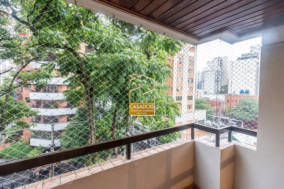 Apartamento para alugar com 3 quartos, 184m² - Foto 13