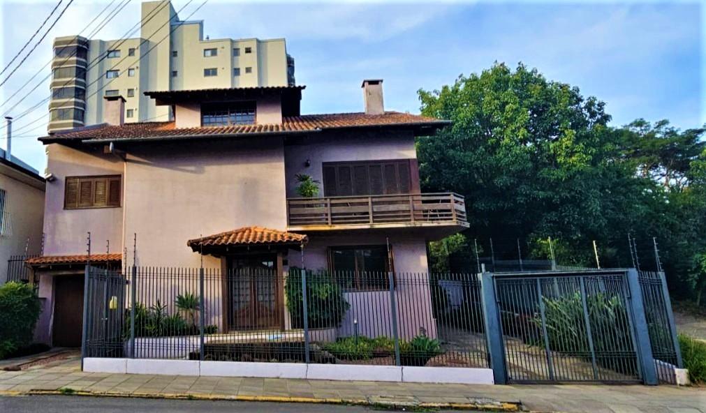 Casa à venda com 8 quartos, 316m² - Foto 1