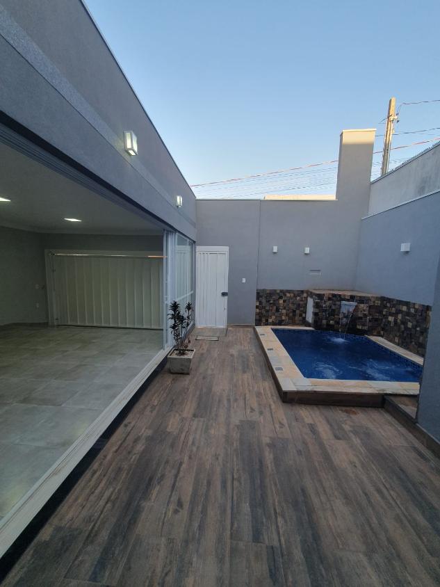 Casa à venda com 3 quartos, 157m² - Foto 2