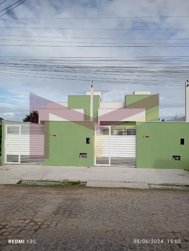 Casa à venda com 2 quartos, 70m² - Foto 3