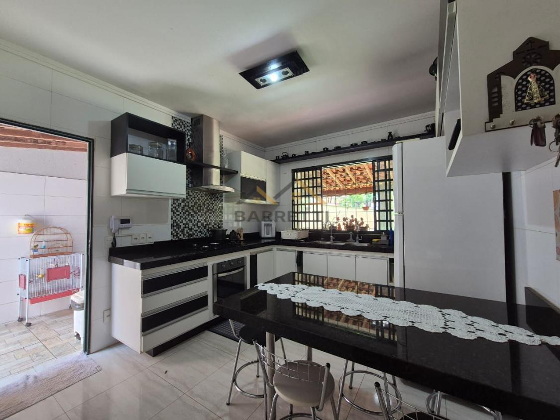 Chácara à venda com 5 quartos, 1050m² - Foto 3