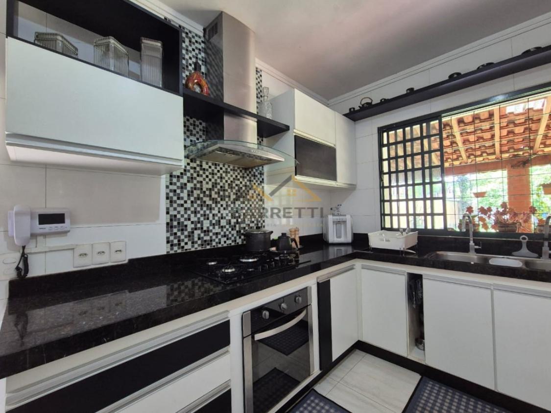 Chácara à venda com 5 quartos, 1050m² - Foto 2