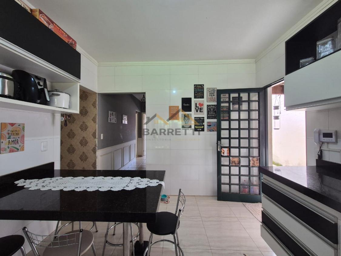 Chácara à venda com 5 quartos, 1050m² - Foto 4