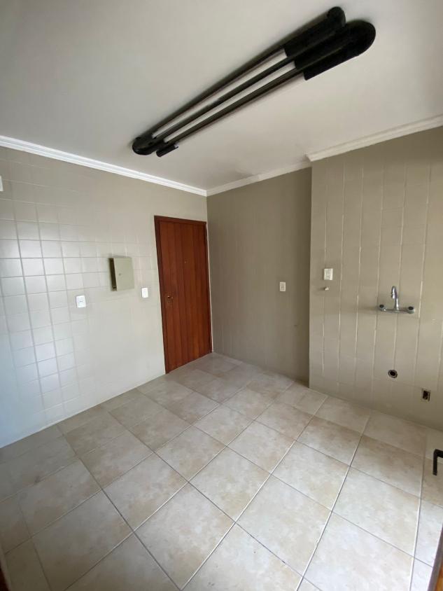 Apartamento à venda com 3 quartos, 122m² - Foto 19