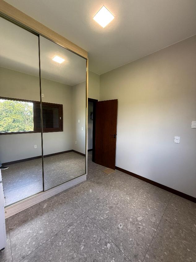 Casa à venda com 3 quartos, 270m² - Foto 3