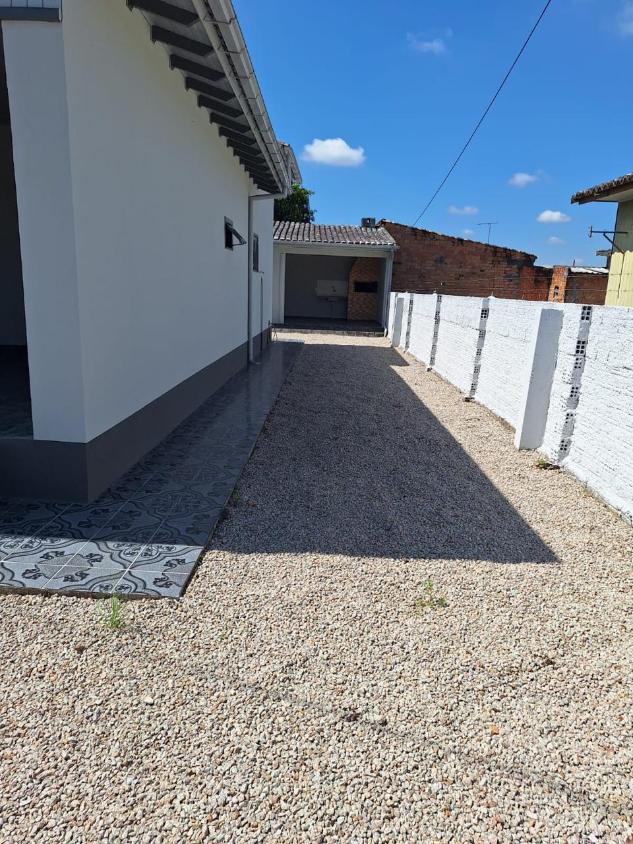 Casa à venda com 4 quartos, 100m² - Foto 3