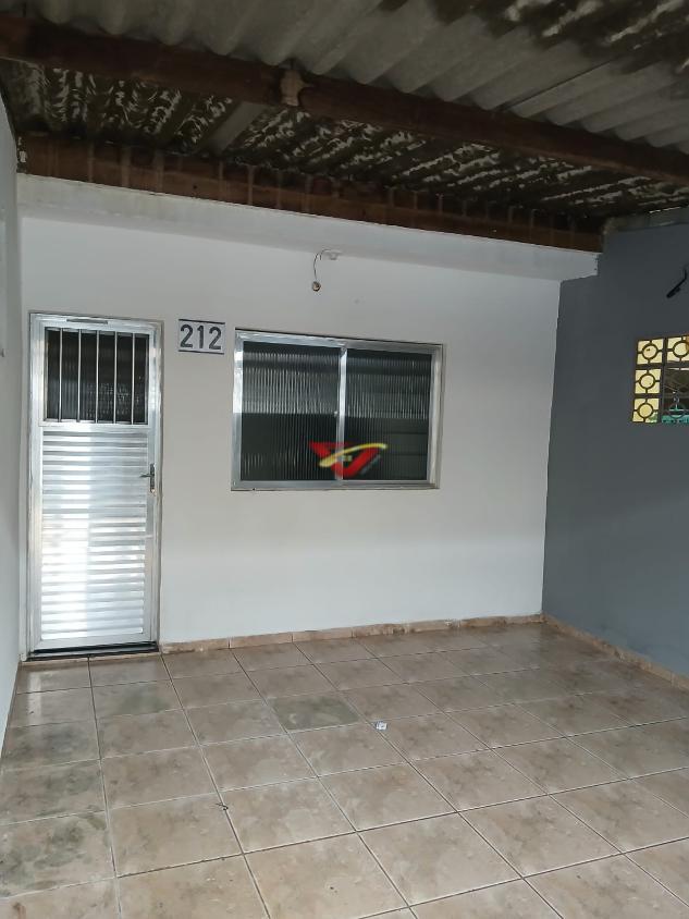 Casa à venda com 2 quartos, 62m² - Foto 1