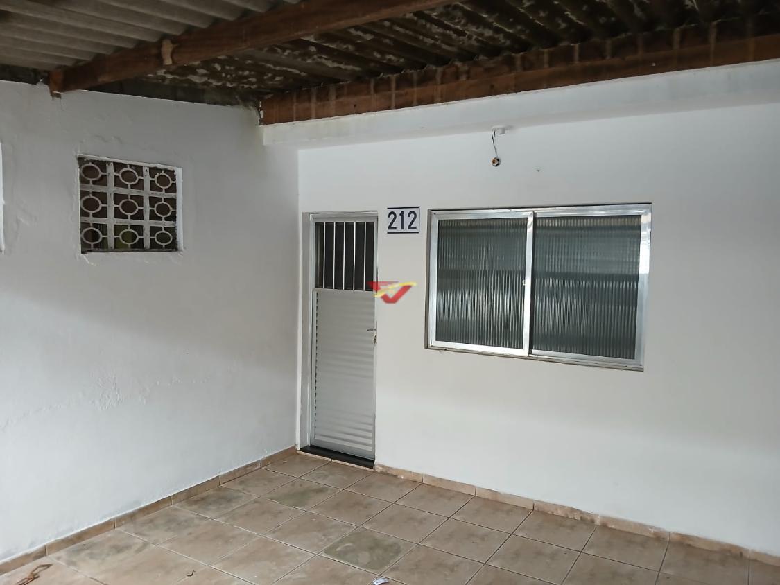 Casa à venda com 2 quartos, 62m² - Foto 2