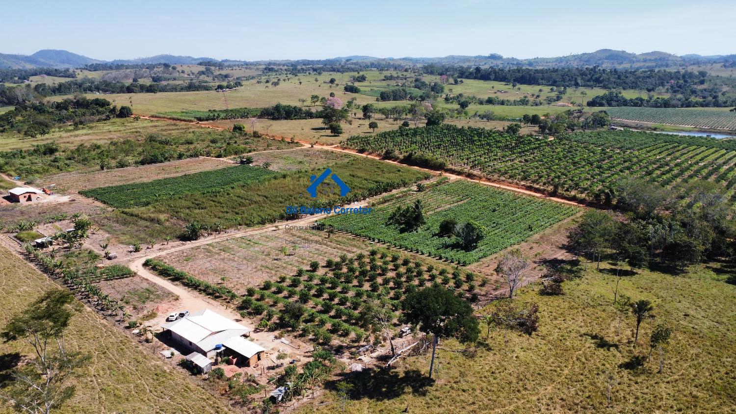 Chácara à venda com 3 quartos, 300m² - Foto 3