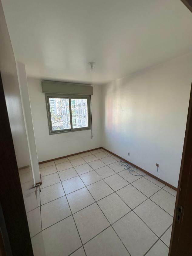 Apartamento à venda com 3 quartos, 83m² - Foto 10