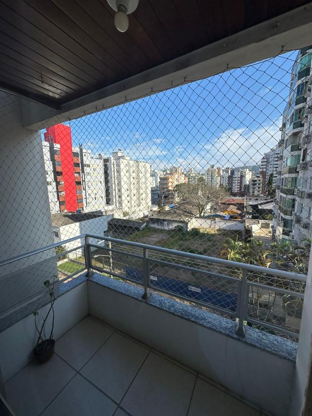 Apartamento à venda com 3 quartos, 83m² - Foto 2