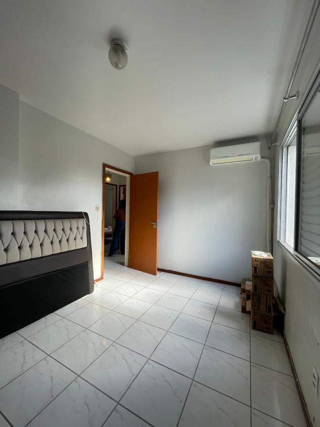 Apartamento à venda com 3 quartos, 99m² - Foto 2