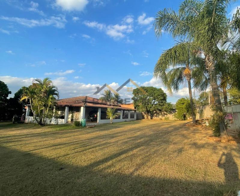 Chácara à venda com 3 quartos, 1545m² - Foto 1