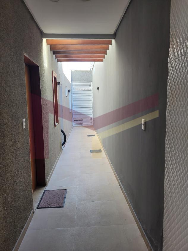 Casa à venda com 4 quartos, 200m² - Foto 3