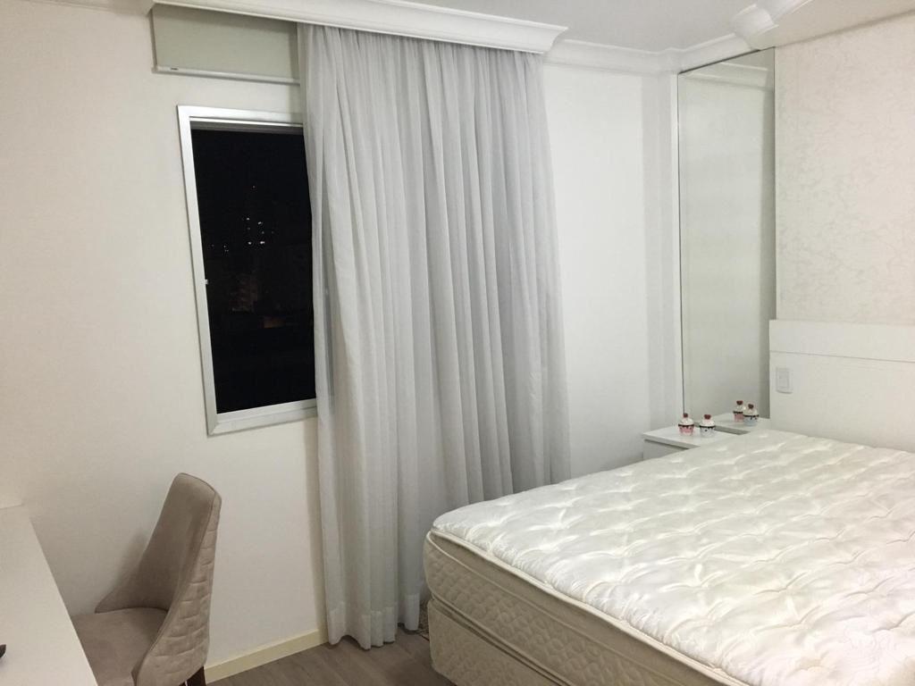 Apartamento à venda com 3 quartos, 94m² - Foto 3