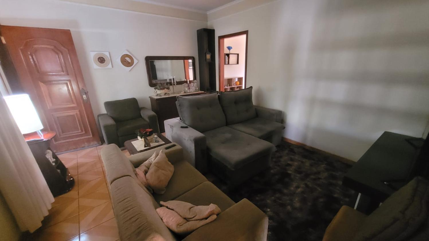 Casa à venda com 3 quartos, 145m² - Foto 1