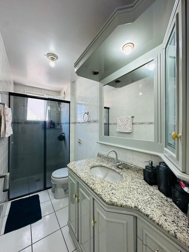 Apartamento à venda com 3 quartos, 109m² - Foto 2