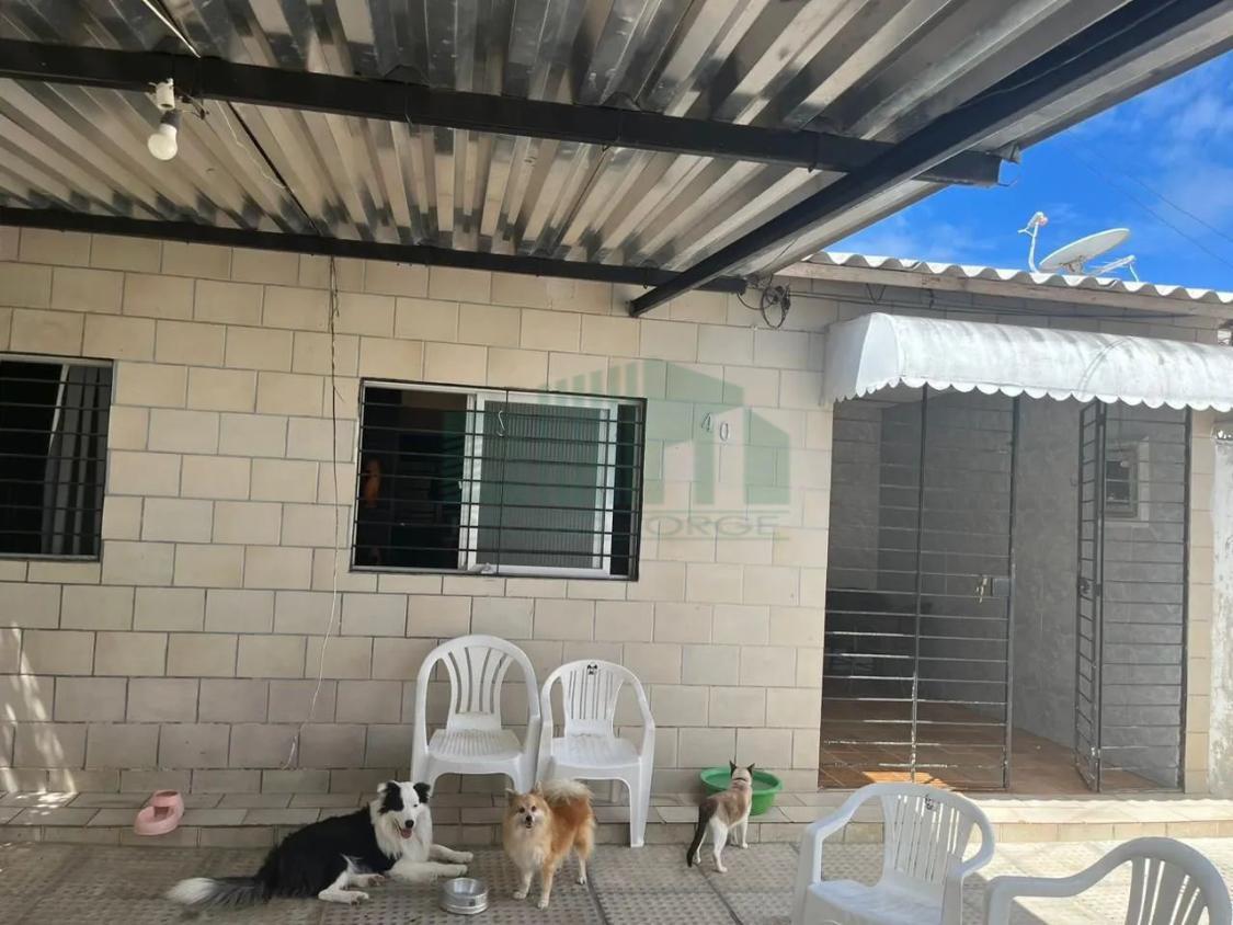 Casa à venda com 3 quartos, 73m² - Foto 2