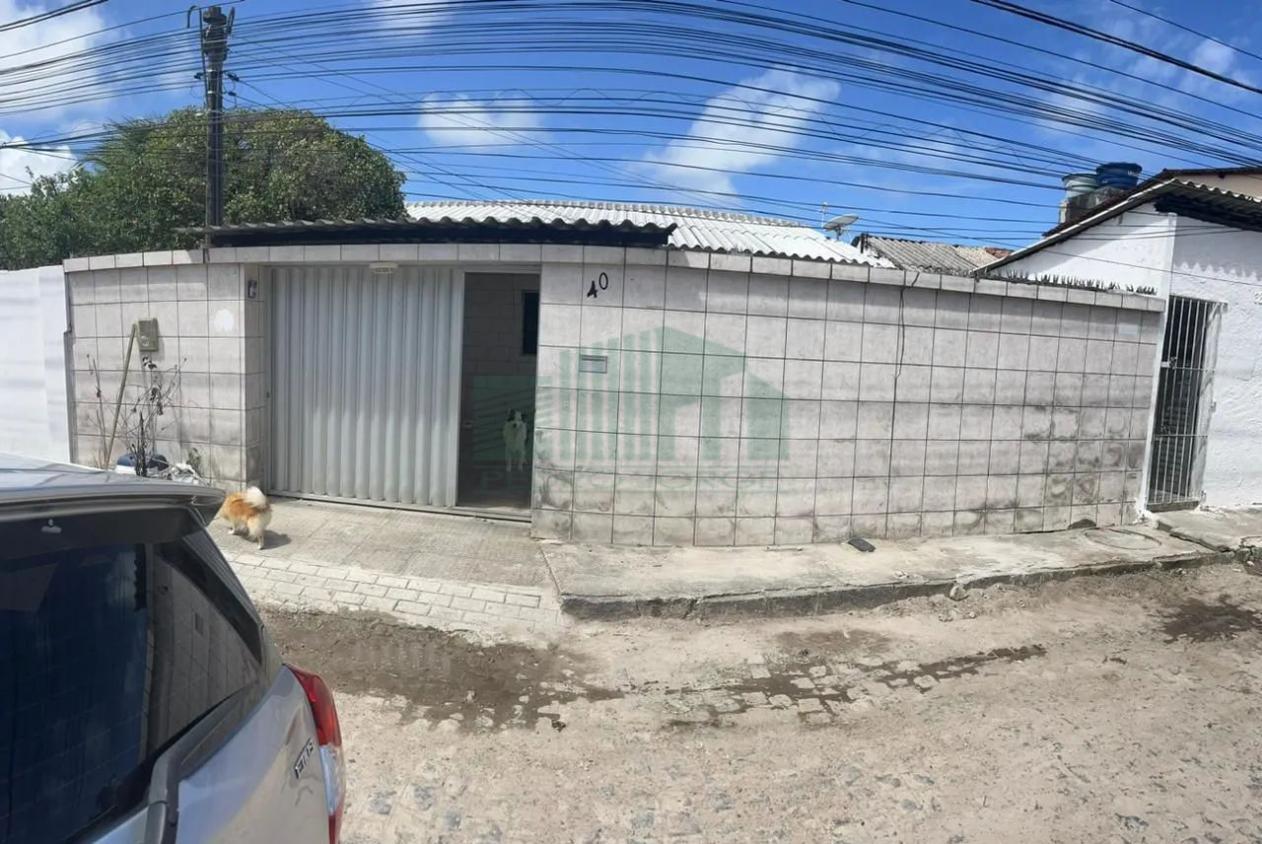 Casa à venda com 3 quartos, 73m² - Foto 1