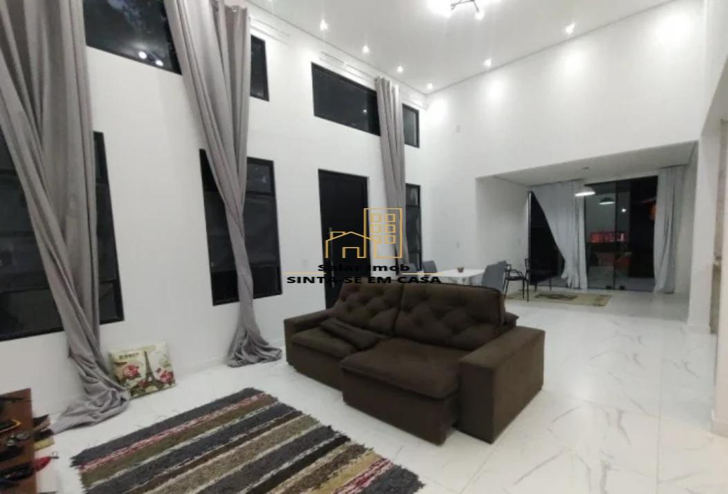 Casa à venda com 3 quartos, 245m² - Foto 1