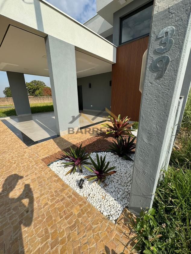Casa à venda com 3 quartos, 227m² - Foto 3
