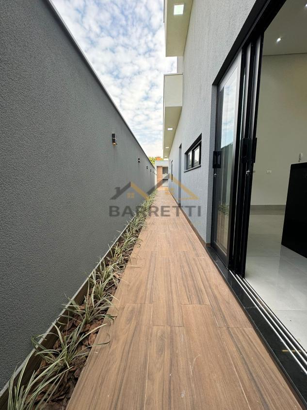 Casa à venda com 3 quartos, 227m² - Foto 16