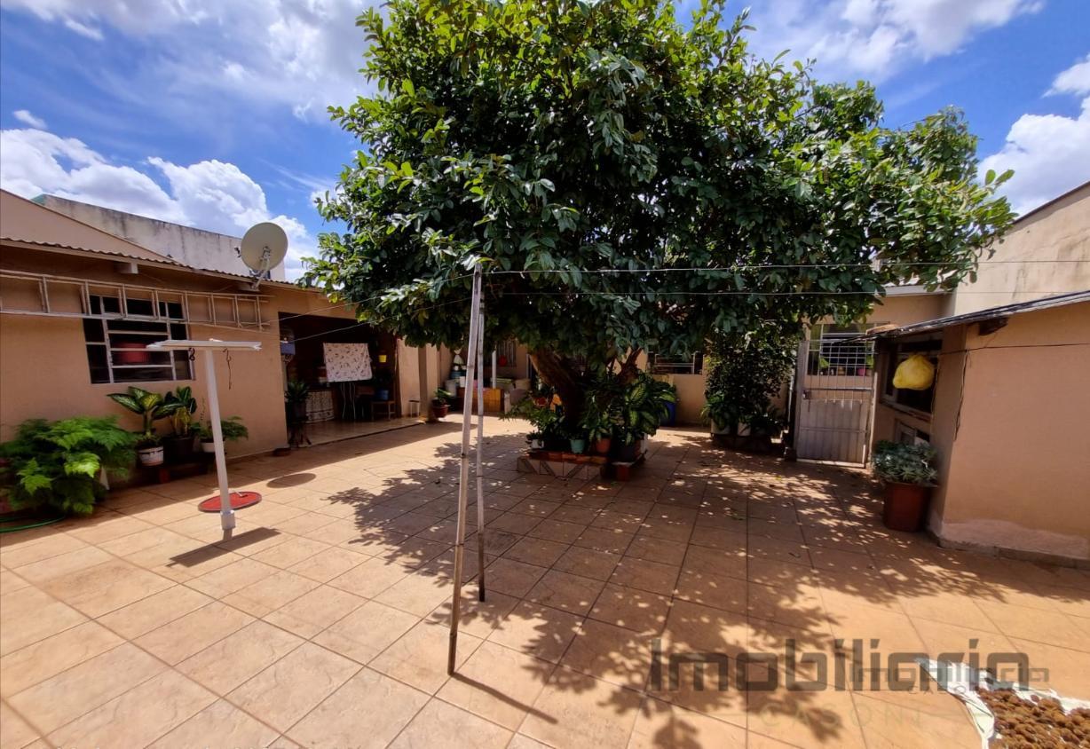 Casa à venda com 2 quartos, 300m² - Foto 4
