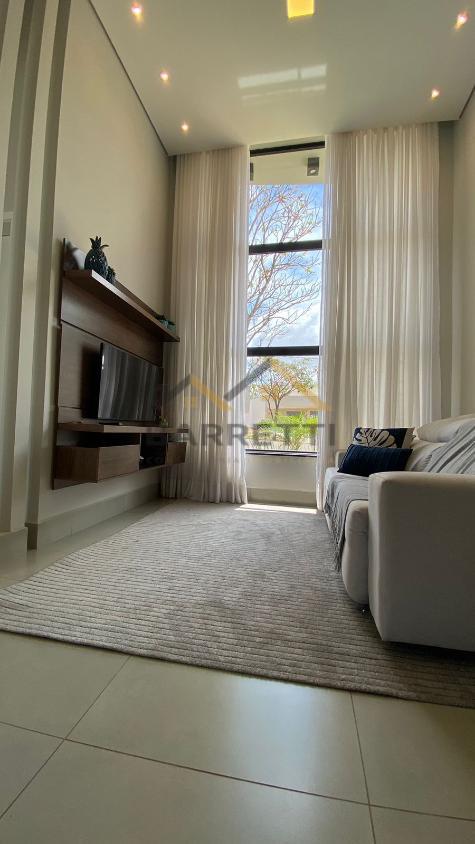 Casa à venda com 3 quartos, 165m² - Foto 1