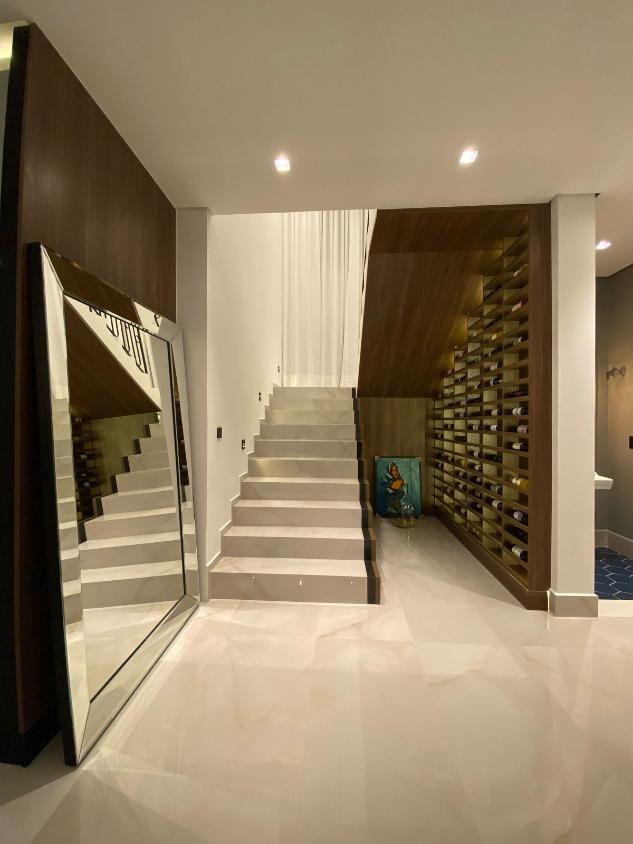 Casa de Condomínio à venda com 4 quartos, 360m² - Foto 2