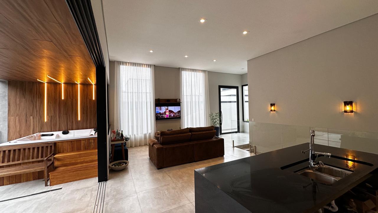 Casa de Condomínio à venda com 3 quartos, 243m² - Foto 2