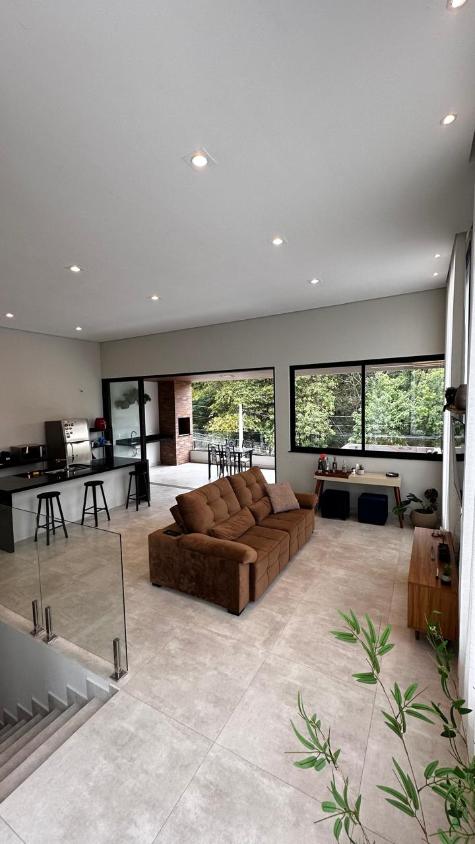 Casa de Condomínio à venda com 3 quartos, 243m² - Foto 3