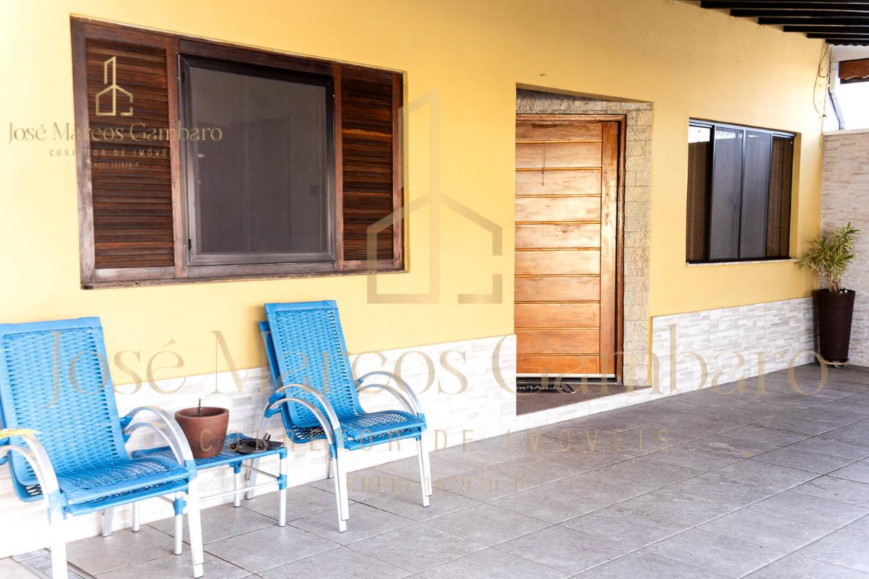 Casa à venda com 3 quartos, 180m² - Foto 1
